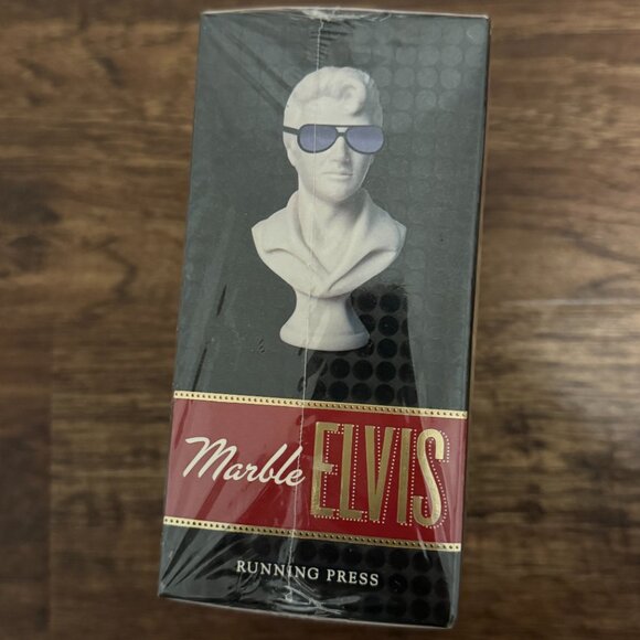 Marble Elvis : The King Lives! Mini Elvis Presley & Almanac 2008 - Picture 4 of 4